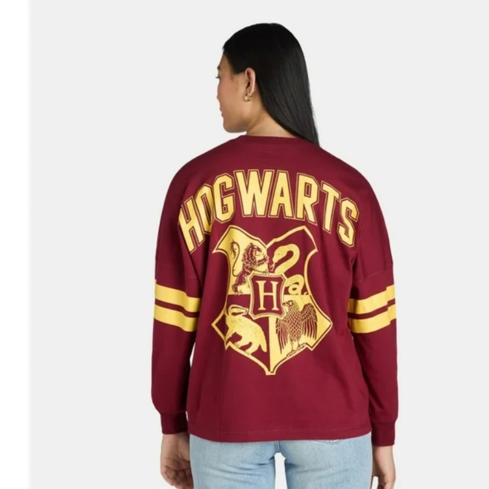 NWT Harry Potter Hogwarts Varsity Graphic Tee Size S Drop Shoulder Unisex